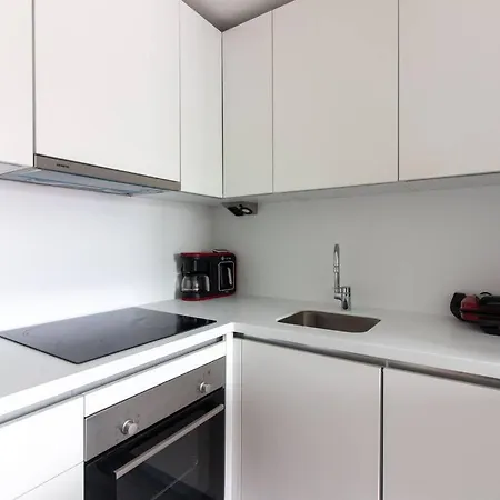 Newly Built Bright 2br W Free Shuttle #68 *